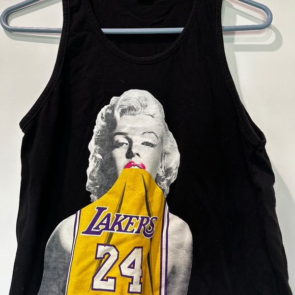 Womens black Lakers tank top with Marilyn Monroe #24 size small Kobe Bryant - Picture 3 of 6